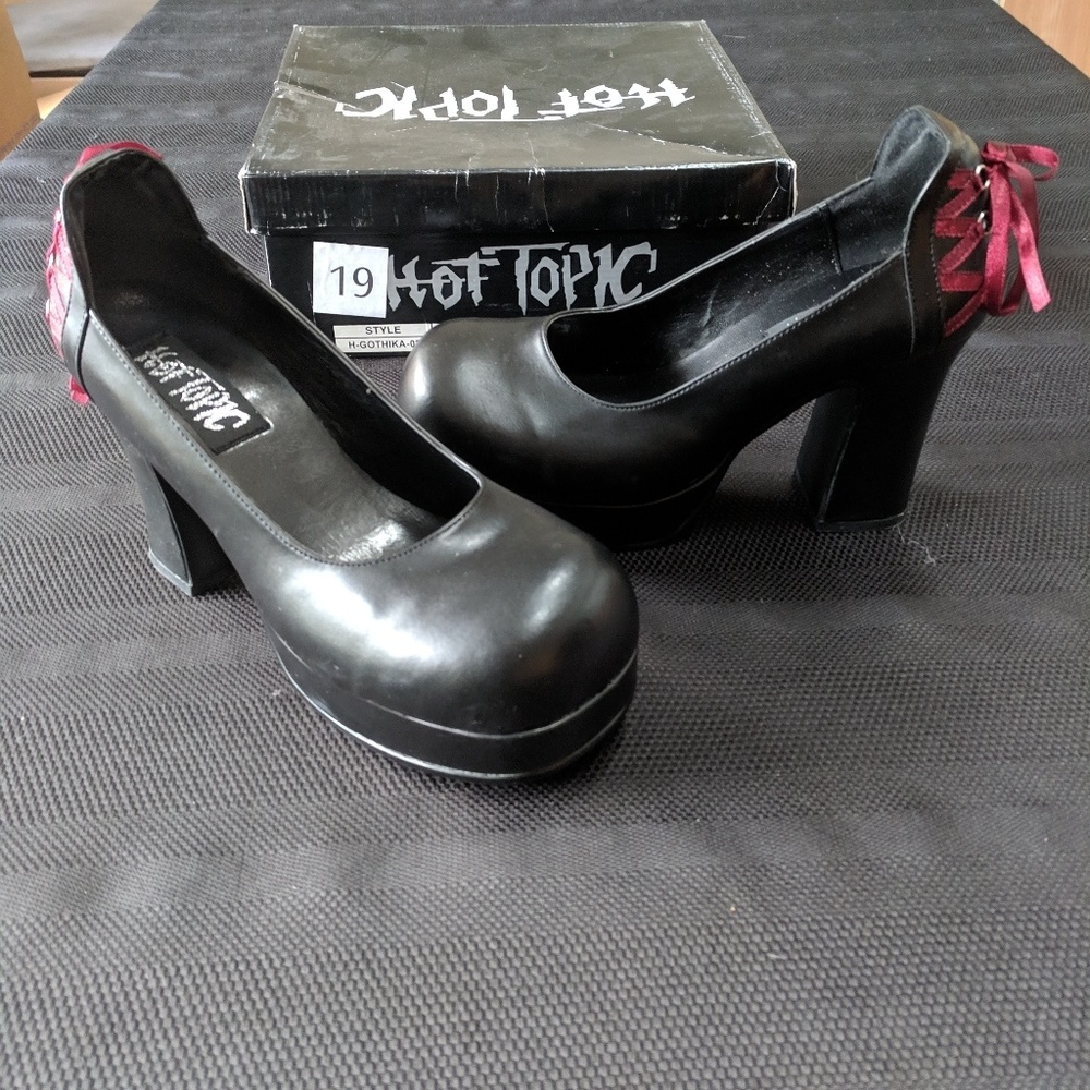 Vintage Hot Topic "Gothika" Corset Heels - Size 9